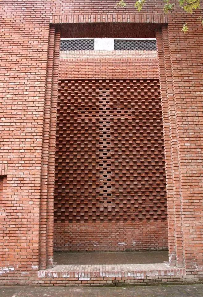 紅磚的建筑藝術(shù)，每一張紅磚墻都可以拿去做紅