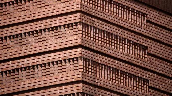 紅磚的建筑藝術(shù)，每一張紅磚墻都可以拿去做紅