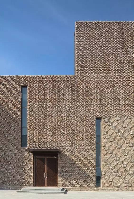 紅磚的建筑藝術(shù)，每一張紅磚墻都可以拿去做紅