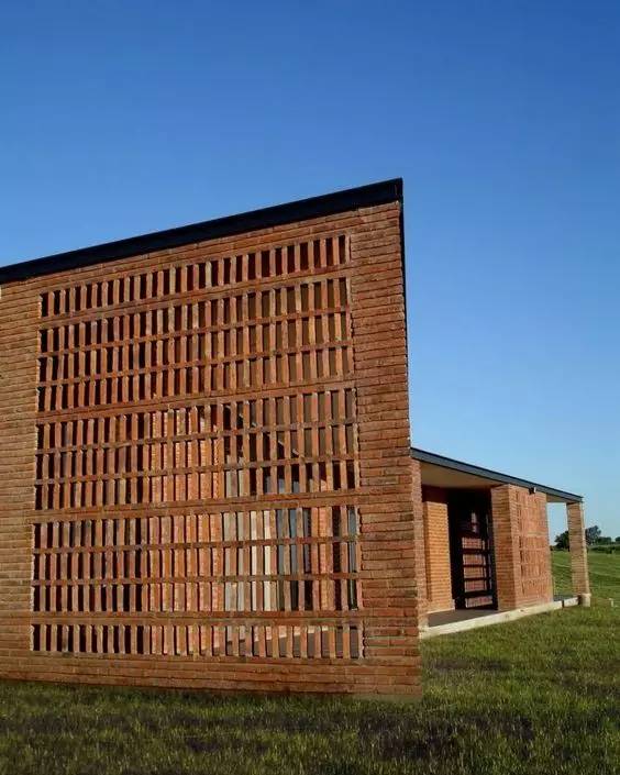 紅磚的建筑藝術，每一張紅磚墻都可以拿去做紅