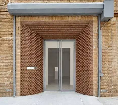 紅磚的建筑藝術，每一張紅磚墻都可以拿去做紅