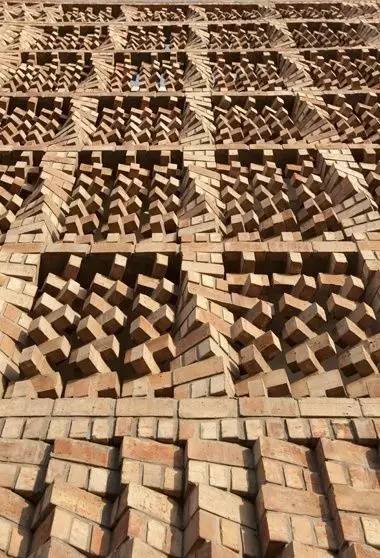 紅磚的建筑藝術，每一張紅磚墻都可以拿去做紅