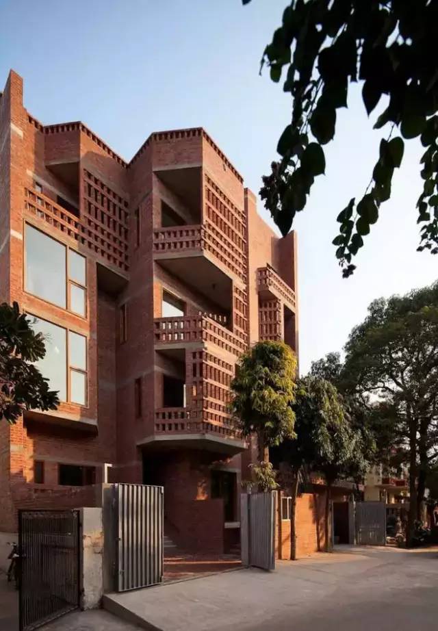 紅磚的建筑藝術，每一張紅磚墻都可以拿去做紅