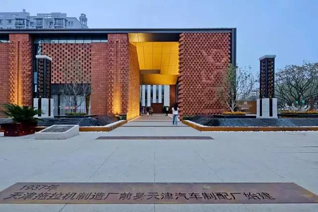 紅磚的建筑藝術，每一張紅磚墻都可以拿去做紅