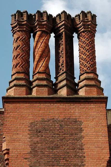 紅磚的建筑藝術(shù)，每一張紅磚墻都可以拿去做紅