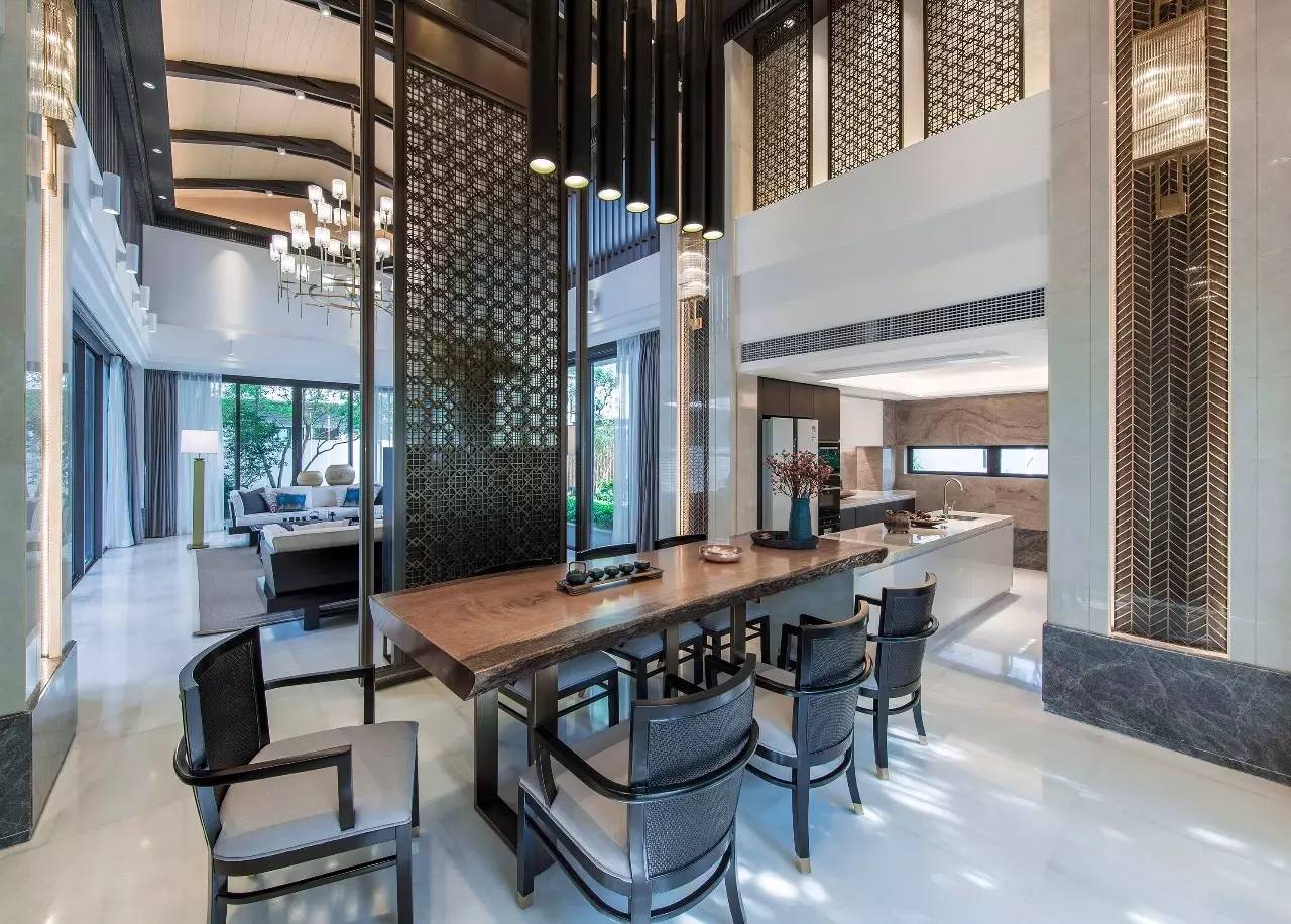 樸質(zhì)的奢華，自然返璞的當(dāng)代別墅設(shè)計(jì)