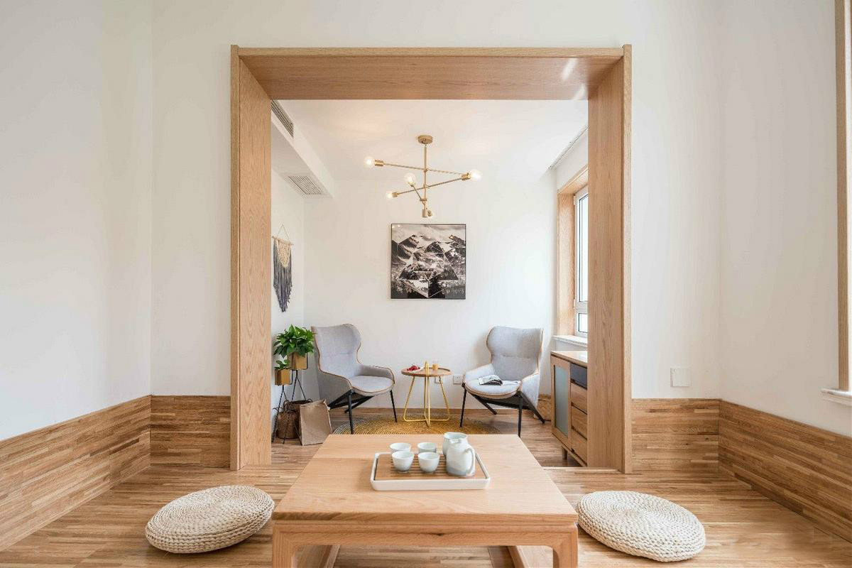 原木風(fēng)情的青島民宿，聽大海的聲音