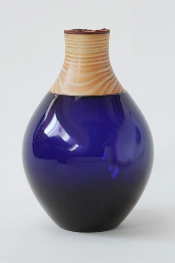 手工制作的五彩容器工藝品