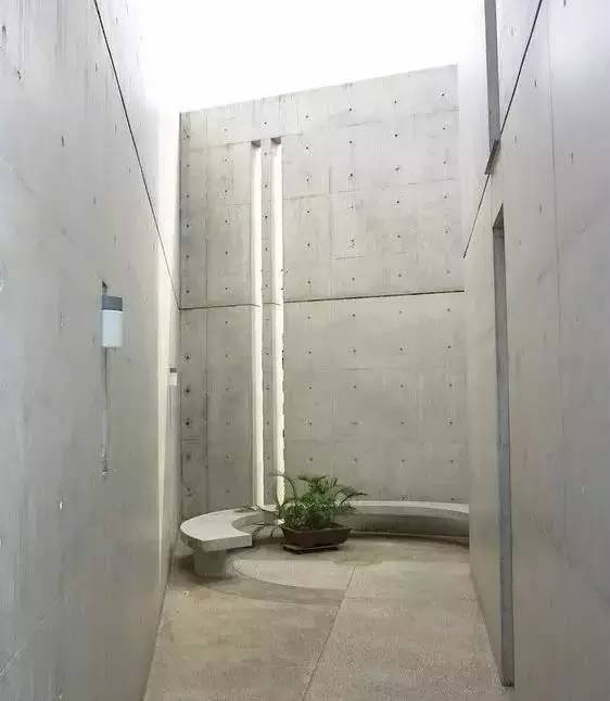 水泥墻樸素寂靜的美，庭院設(shè)計