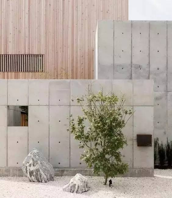 水泥墻樸素寂靜的美，庭院設(shè)計(jì)