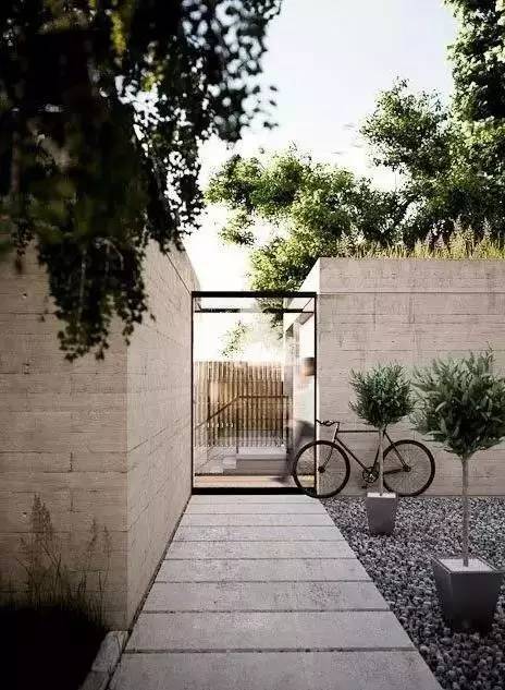 水泥墻樸素寂靜的美，庭院設(shè)計(jì)