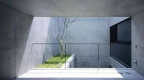 水泥墻樸素寂靜的美，庭院設(shè)計