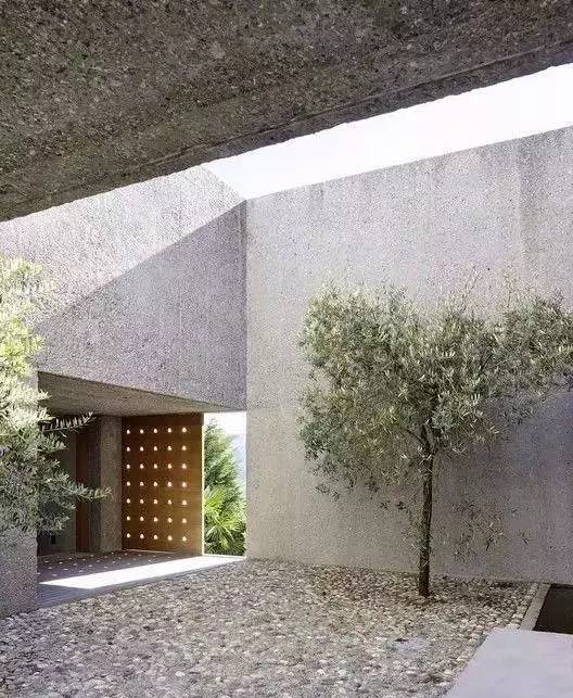 水泥墻樸素寂靜的美，庭院設(shè)計