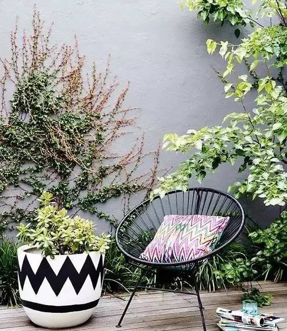 水泥墻樸素寂靜的美，庭院設(shè)計(jì)