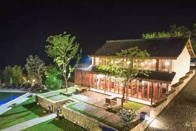 一山九舍 ， 游弋翠竹山林之中