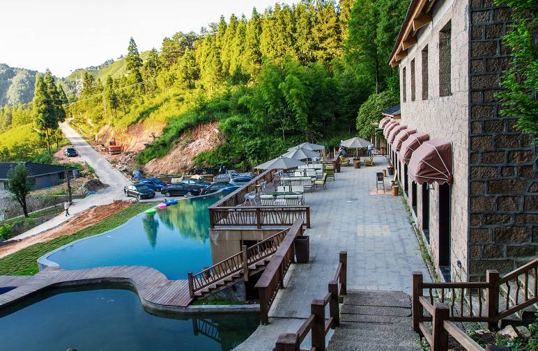 迷途綿嶺，悠悠秘境里的大山清涼