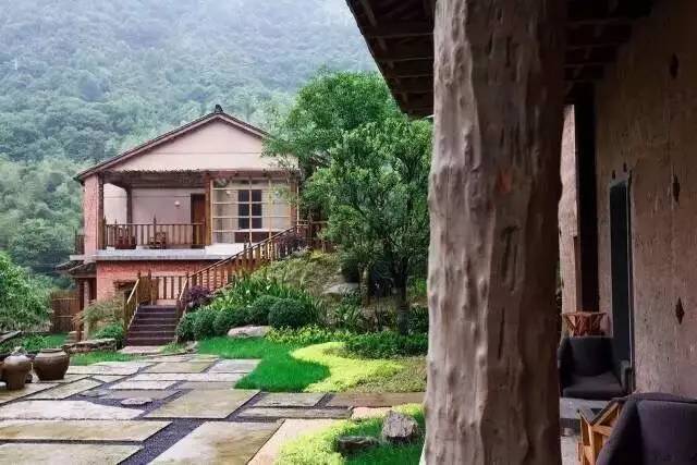 靜廬瀾柵，青山綿綿溪水潺潺