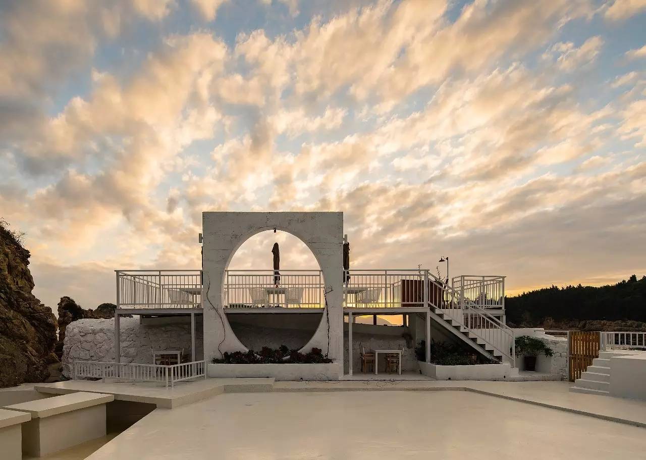 海天左舍，猶如撒歡在海與天的懷抱