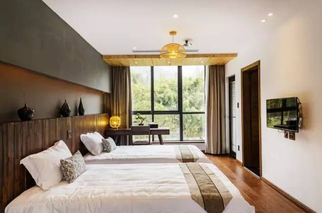 柒竹民宿，竹海里的蔚藍(lán)水