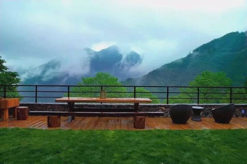 安吉老樹(shù)林，600米海拔上的火山泉水池