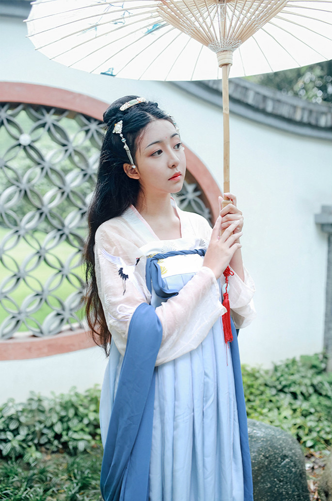 簡約版對襟上襦齊胸襦裙?jié)h服