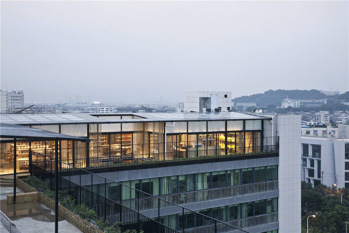 隱于繁華都市間，云初空間新中式裝修設計