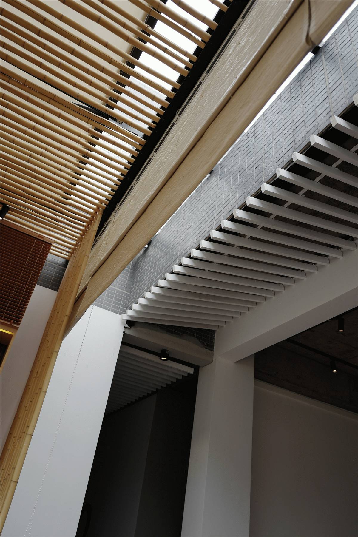 隱于繁華都市間，云初空間新中式裝修設計