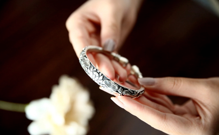 民族時(shí)尚復(fù)古風(fēng)水滴頭魚蓮荷花銀手鐲