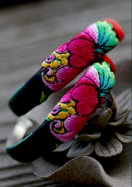 家佳樂文學云南苗銀繡花手鐲