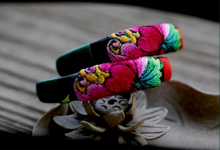 家佳樂文學云南苗銀繡花手鐲