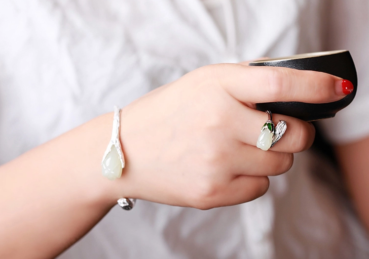 家佳樂(lè)文學(xué)復(fù)古風(fēng)白玉蘭花開口手鐲