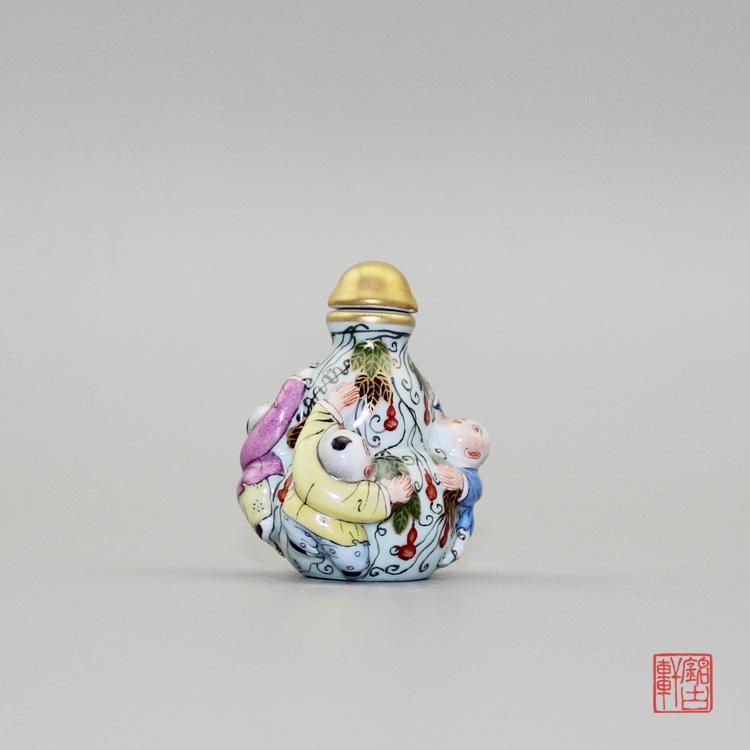 手工描金粉彩萬(wàn)子千孫陶瓷鼻煙壺