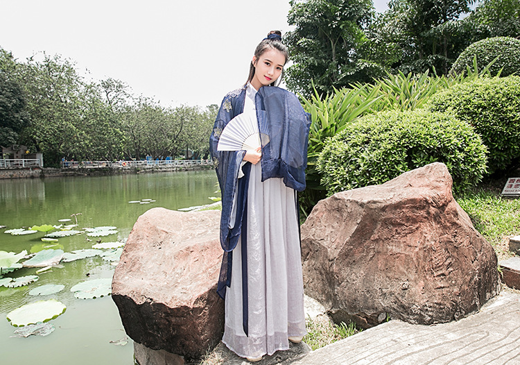 家佳樂(lè)文學(xué)大袖衫漢元素漢服古裝美女圖片
