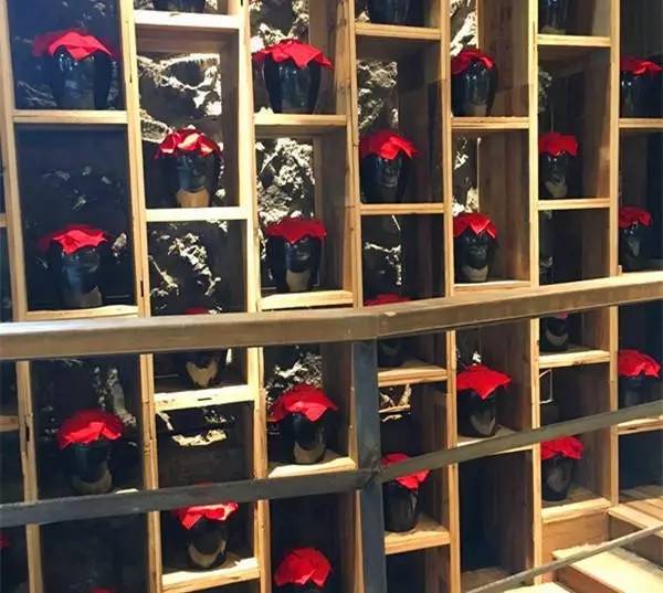 尋·尋客棧，一家超大藏書閣民宿設(shè)計