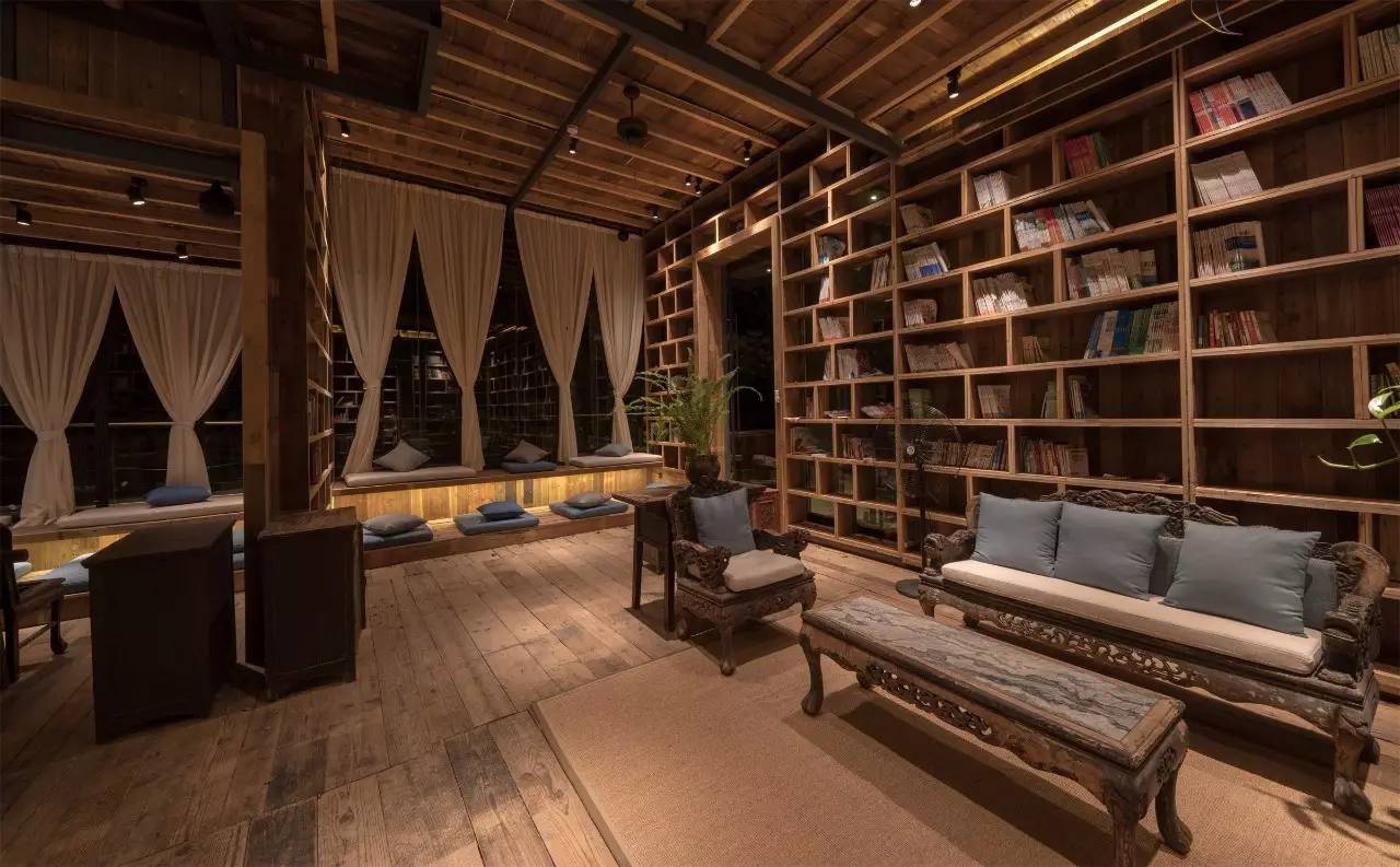 尋·尋客棧，一家超大藏書閣民宿設(shè)計