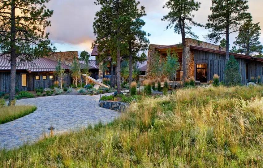 裝修設(shè)計，用石頭和木材建的豪宅