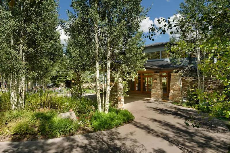 裝修設(shè)計(jì)，用石頭和木材建的豪宅