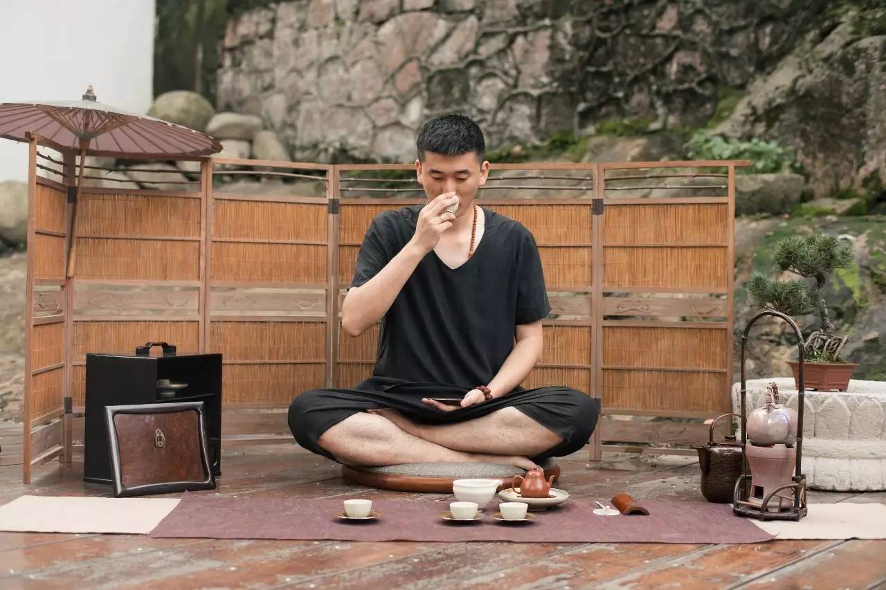 青桐·青竹茶舍，茶香縹緲靜賞西湖