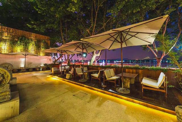 青桐·青竹茶舍，茶香縹緲靜賞西湖