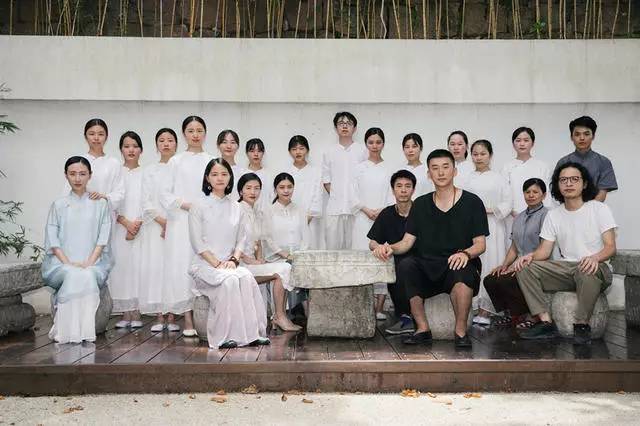 青桐·青竹茶舍，茶香縹緲靜賞西湖