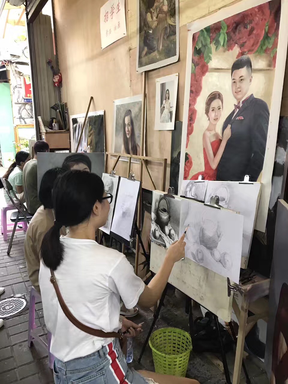 深圳大芬油畫村，詩與遠方的低角度存在