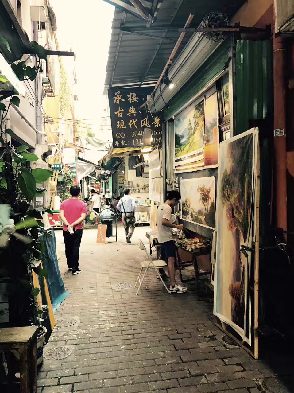 深圳大芬油畫村，詩與遠(yuǎn)方的低角度存在