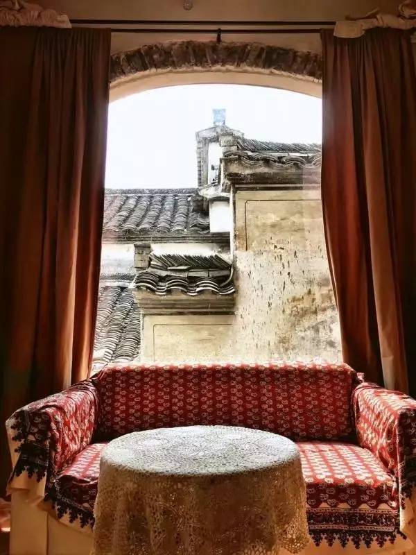 南屏喜舍民宿，從南方飛入徽州白墻灰瓦的歸燕