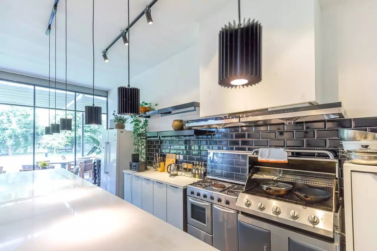 上海四舍，遠(yuǎn)離城市溫暖自由靈魂的世外江湖