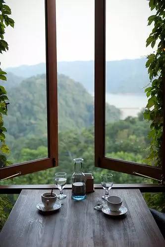 住進(jìn)山林享受一個(gè)人的狂歡，愛上中式裝修的1