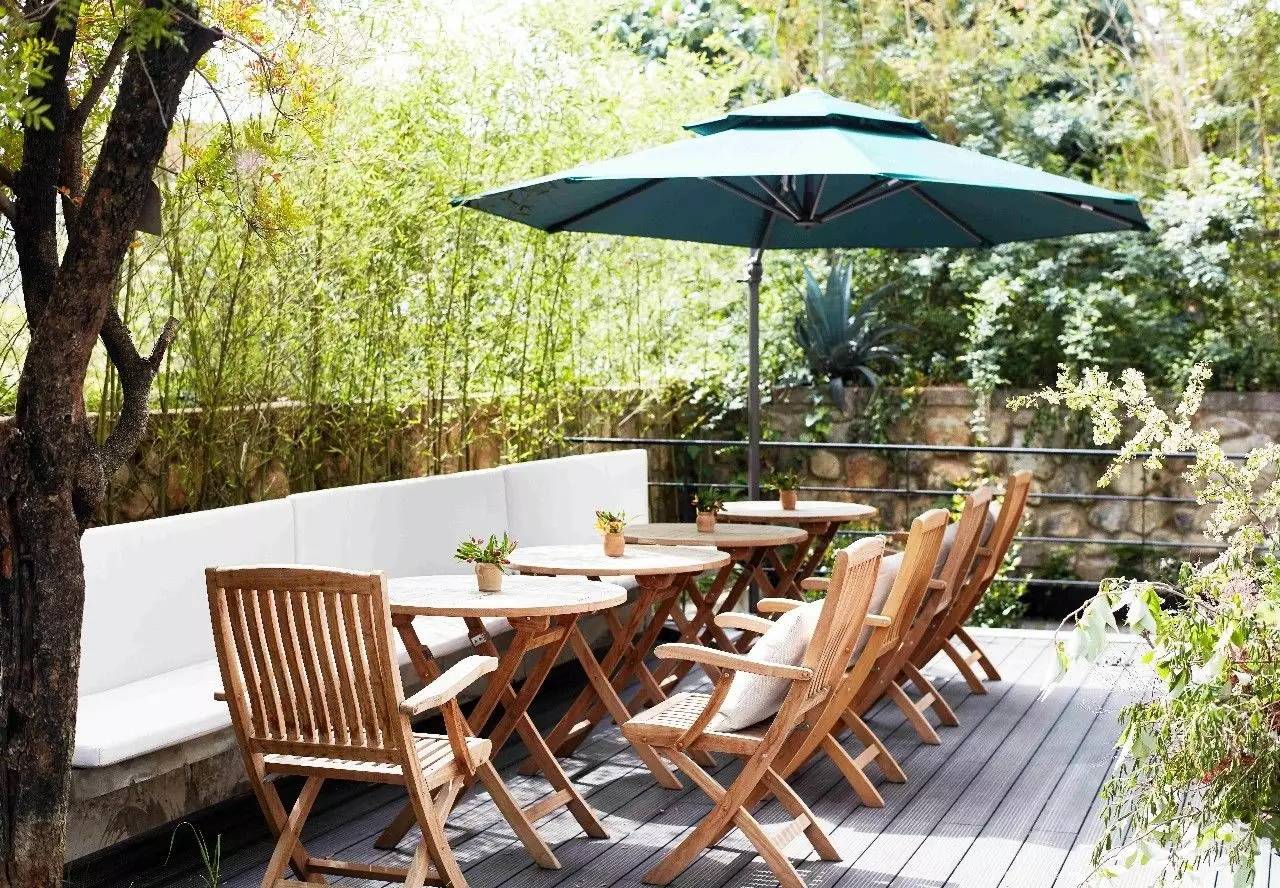 大理浥塵客舍，在山水間觀洱海日出望蒼山之巔