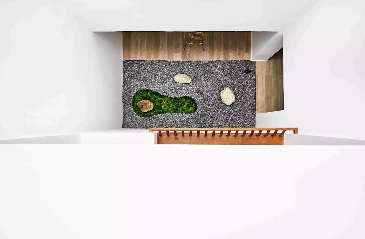 大理浥塵客舍，在山水間觀洱海日出望蒼山之巔