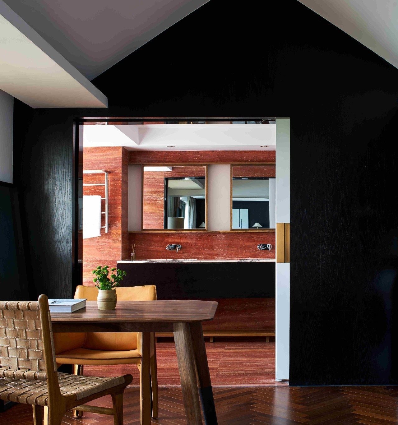 大理浥塵客舍，在山水間觀洱海日出望蒼山之巔