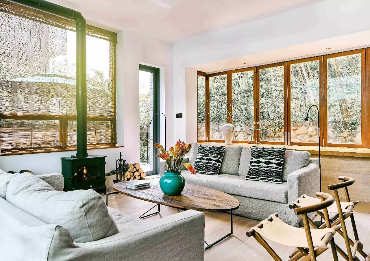 大理浥塵客舍，在山水間觀洱海日出望蒼山之巔