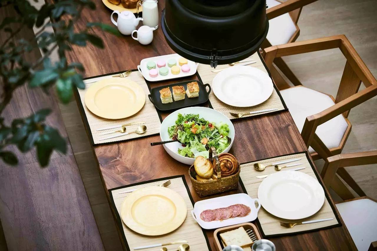 大理浥塵客舍，在山水間觀洱海日出望蒼山之巔